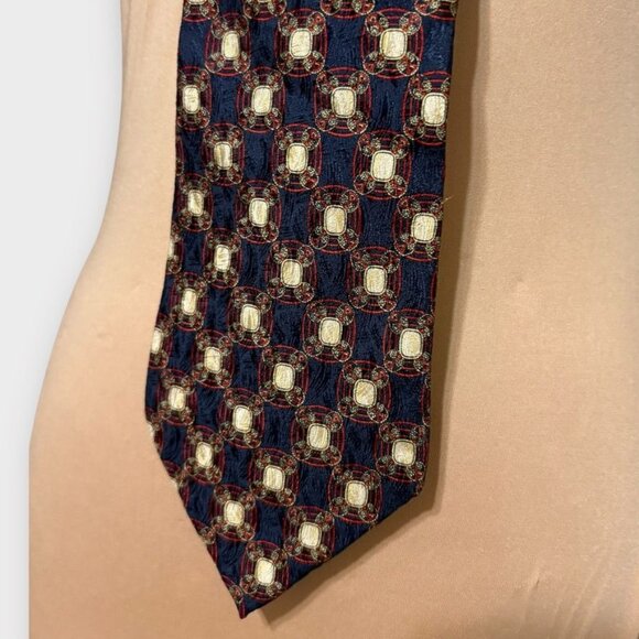Vintage Valentino Tie Navy Blue Red Silk Classic Preppy Luxury Necktie EUC - Picture 7 of 7